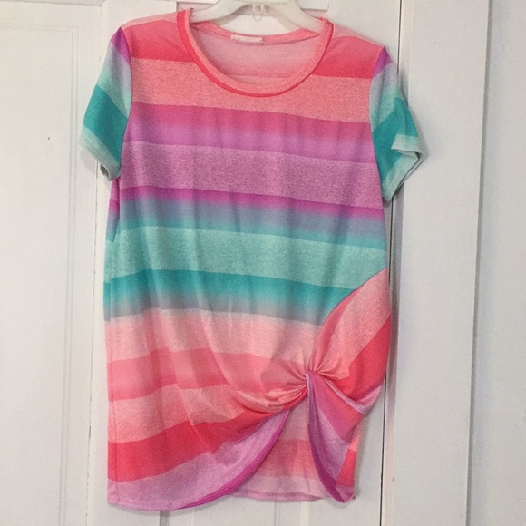 Tops - 🌈Host Pick🌈 shortsleeve knot top